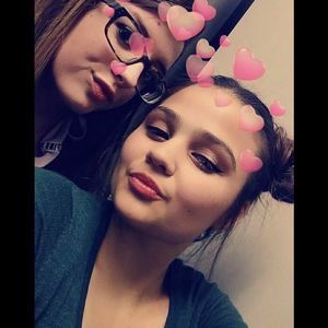 Meet your Posher, Danielle